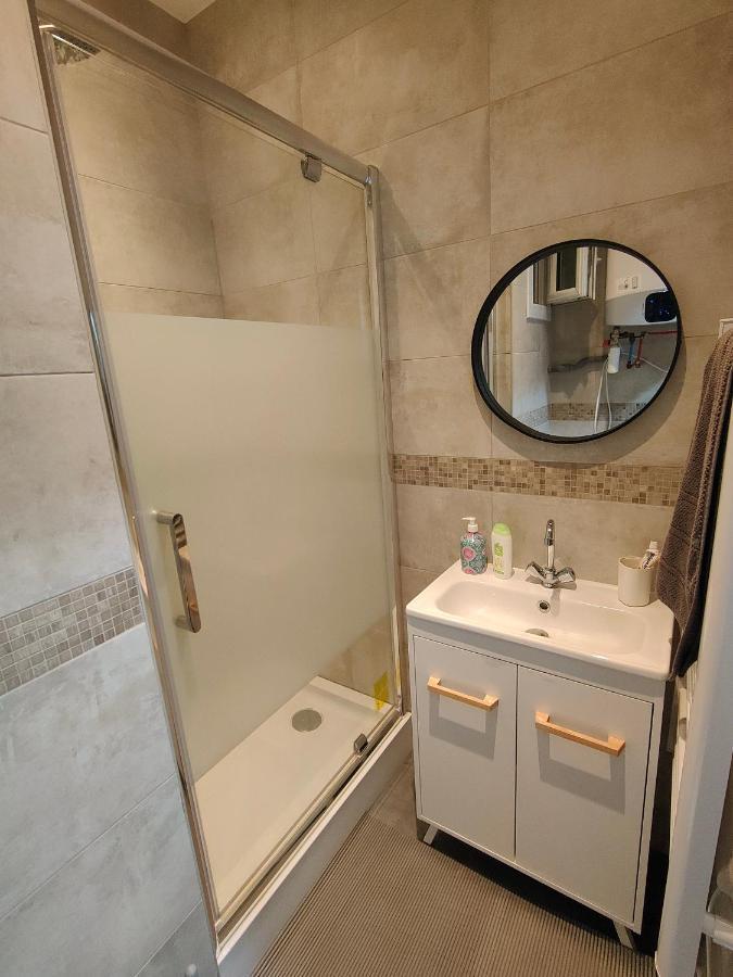 Les Lofts De Provins: Apt 5 Exterior photo